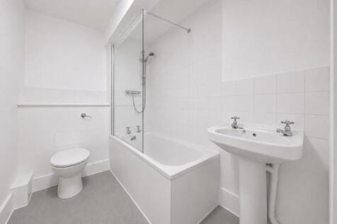 bathroom shot .jpeg