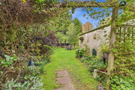 CAM01995G0-PR0368-STILL029