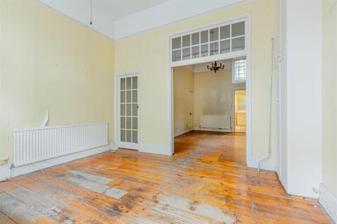 Calabria Road (14).jpg