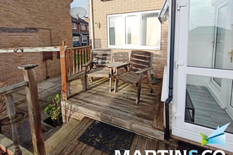 54051847-IMG-2025...