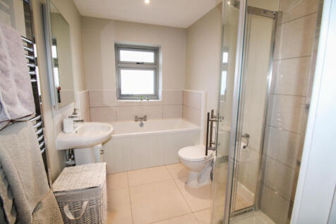 Generous Modern Detached Family Home