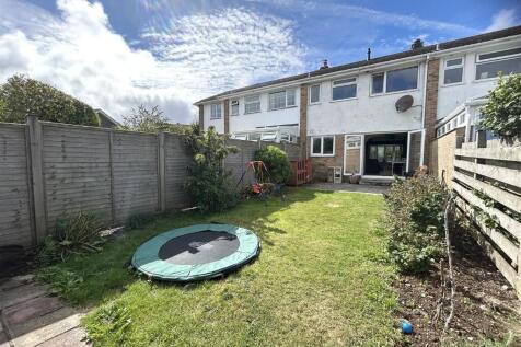 Helston, TR13 - property photo