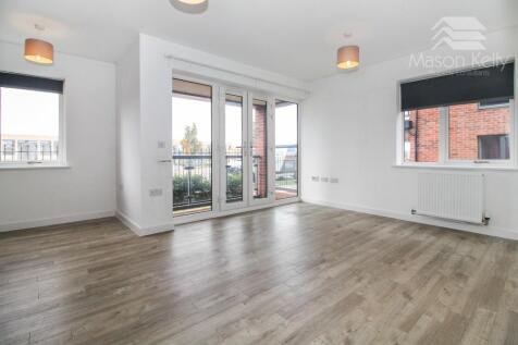 LIVING ROOM/DINER