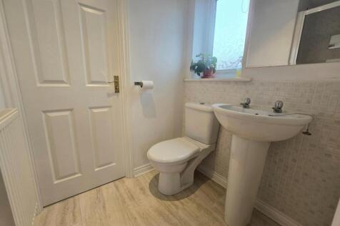 Jack Jill Ensuite 1