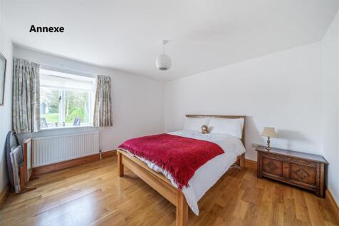 annexe bed.jpg