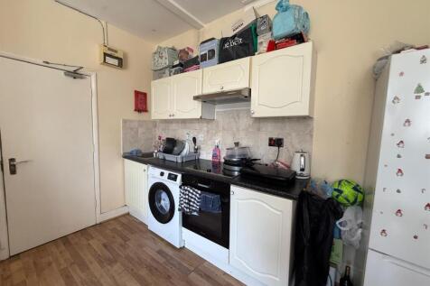 Flat 5, Kelvin Avenue, London photo 5