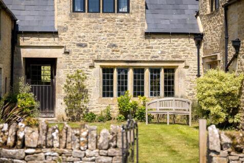 81 - Dowmans Farmhouse - GL53 9QY - Web.jpg