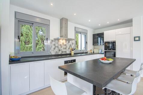 Kitchen.JPG