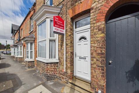 3 Bedroom Mid Terrace House - For Sale