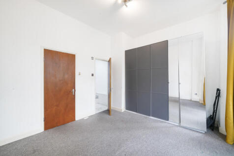 1a Staverton Road...