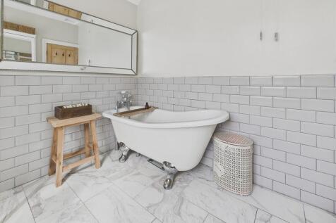 CAM04273G0-PR0157...