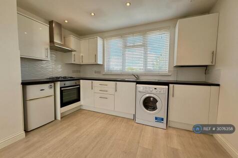 Watford Way, London, NW4 photo 3