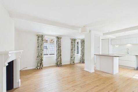 Living/Dining Area