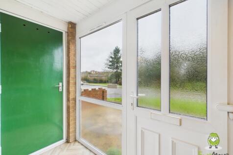EweMove Estate Agents Basingstoke - Fountains Clos