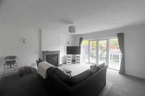 3 Bedroom Detached in SS0 0PY