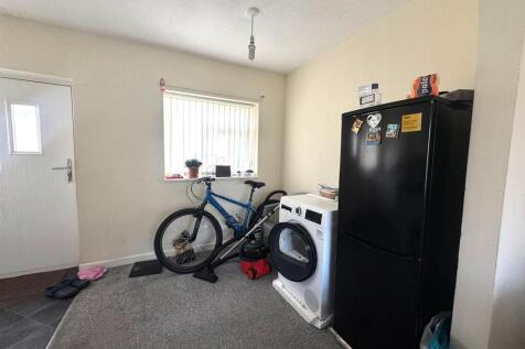 WhatsApp Image 2025-12-16 at 15.25.10 (1).jpeg