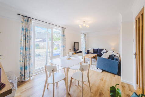 29 Queensfield, Fairford, GL7 4JP photo 4