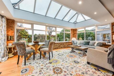 Sitting/Diner/Family Room