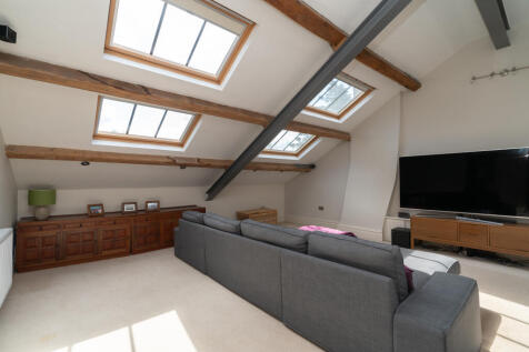 2nd floor Landing/Sitting Room