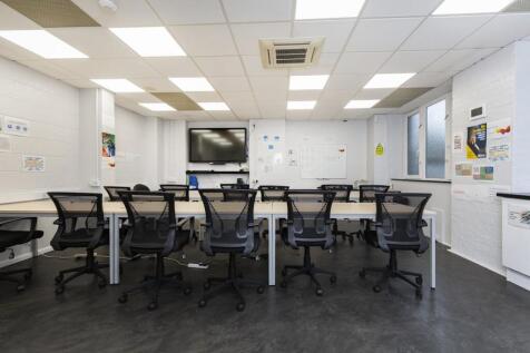 1 Hollybush Gardens  05.jpg