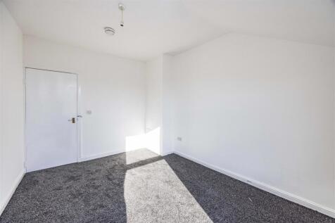 Flat4278AlfretonRoad-6.jpg