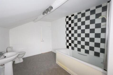 Retail Property (high street) to rent Image 9