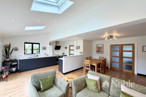 Open Plan Living/Kitchen/Dining Area