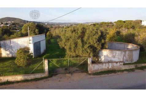 Prime Plot for Sports Complex Development in Almancil