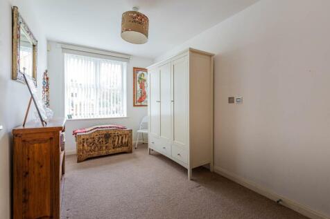 Rhydes Court 1-6.jpg