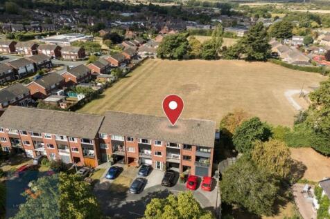 The Property and Surrounds