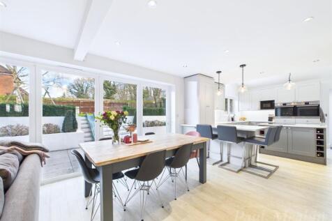 Open Plan Kitchen/ Dining/ Family Area