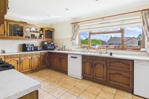 CAM02519G0-PR0343-STILL005