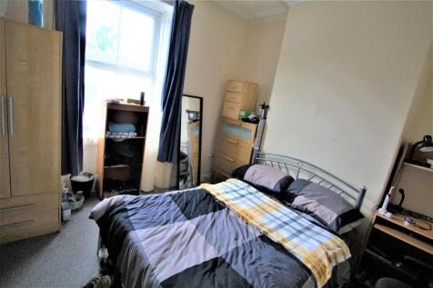 7 Elliott Road photo 4