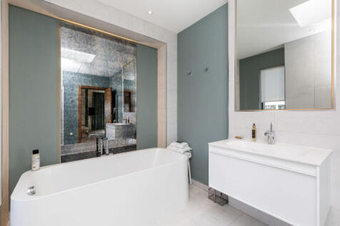 5 bed, 5 bath Detached in Edinburgh - Photo 25