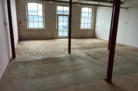 WhatsApp Image 2025-12-10 at 13.36.25 (28) (3).jpe