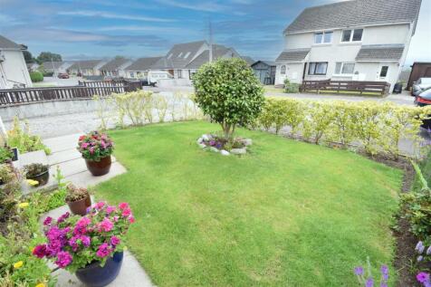 FRONT GARDEN..jpg