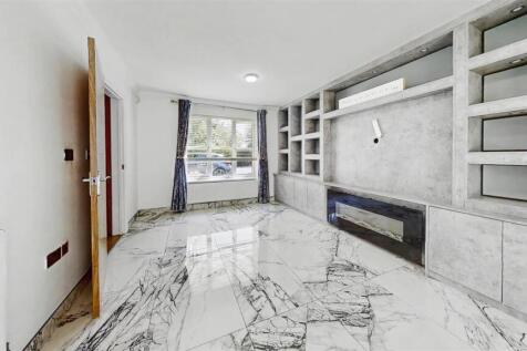 Upper Wood Close, Shenley Brook End, Milton Keynes, MK57 photo 4