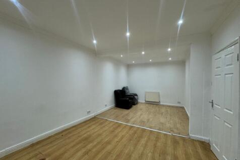Lady Margaret Road, Southall, UB1 photo 4