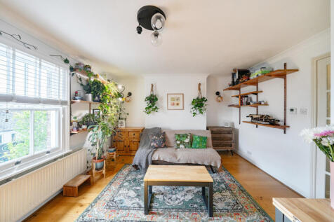 Sitting/Dining Room