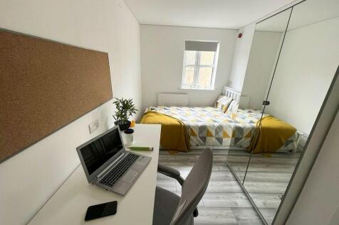 6 Bedroom Student House- 32 Denison Court NG7 3PH photo 3