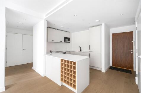 Kitchen/ Dining Area