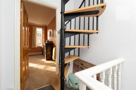 8 Connaught Road_0015.jpg