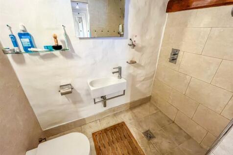 Main Bedroom En-Suite