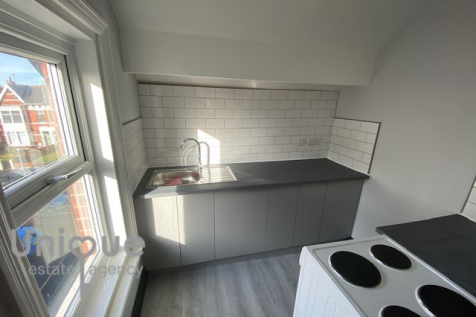 34 Victoria Road, Lytham St. Annes, Lancashire, FY8 photo 3