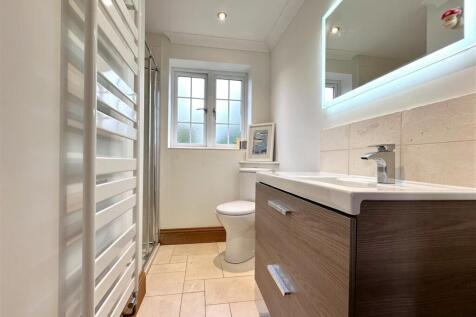 En-Suite Shower Room (Annexe) 389