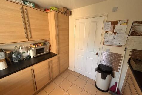 Meadfoot Place, MK41 photo 3