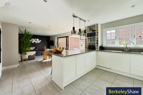 Kitchen/Living/Dining