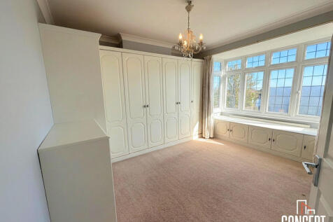 Stoneleigh Avenue, Worcester Park, Surrey, KT4 photo 5