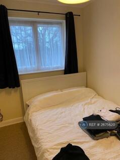 Double Bedroom To The Rear