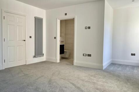 Master bedroom (2).jpeg